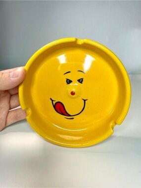 1990s Smiley Face Ashtray Yellow Ceramic 4.5